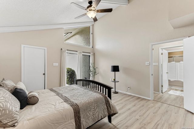 9301 Windboro Dr, Windcrest, TX 78239