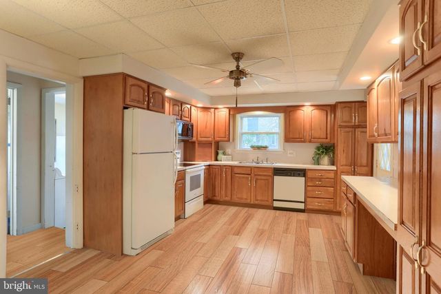 545 E PENN AVE, Cleona, PA 17042