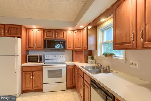 545 E PENN AVE, Cleona, PA 17042