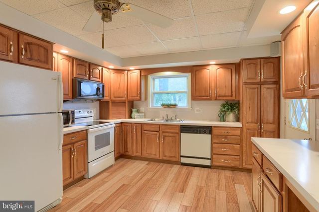 545 E PENN AVE, Cleona, PA 17042