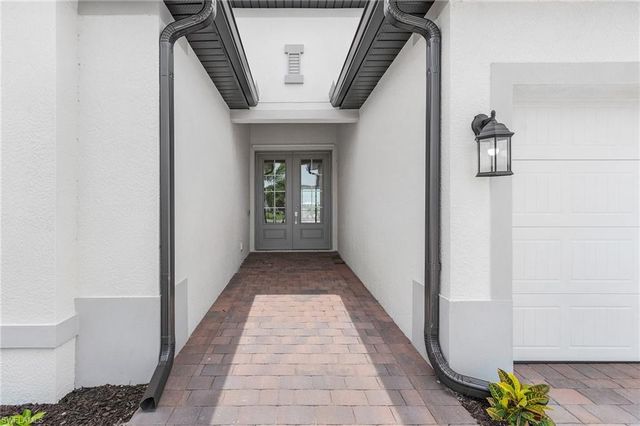 18315 Parksville DR, Estero, FL 33928