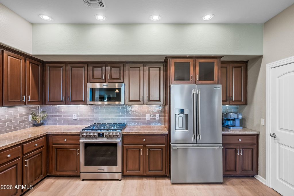 Image 10 of property listing at 20750 N 87TH Street 2032, Scottsdale, AZ 85255