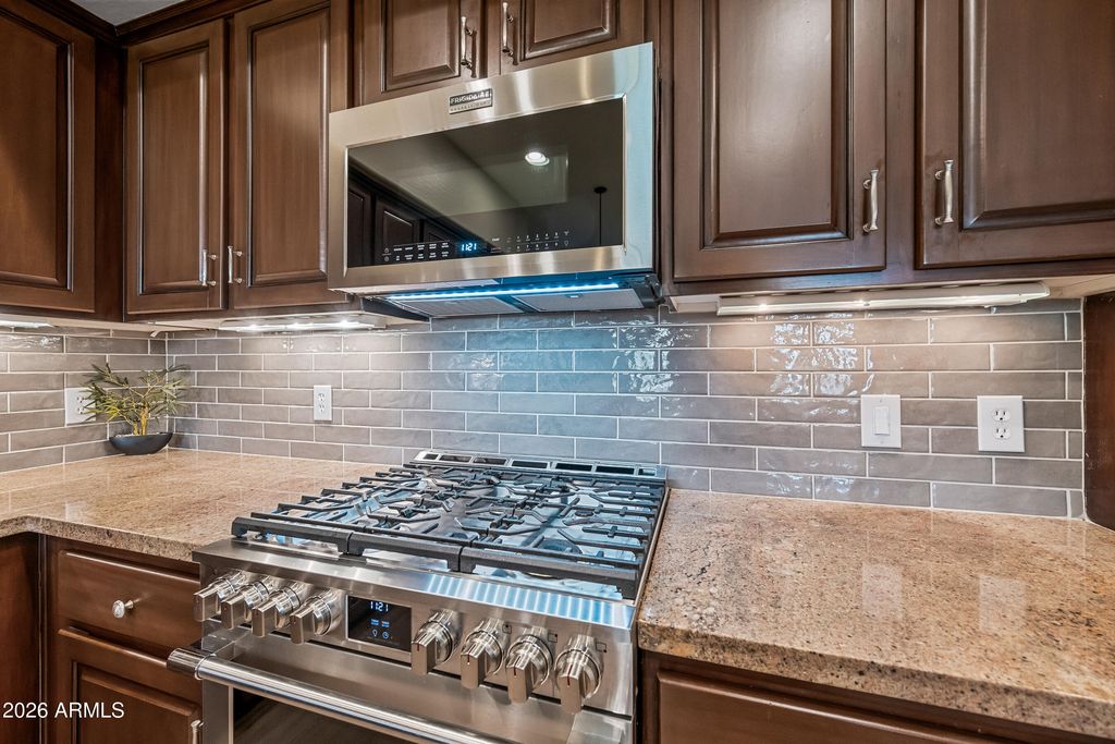 Image 11 of property listing at 20750 N 87TH Street 2032, Scottsdale, AZ 85255