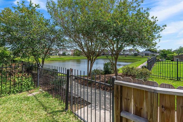 22206 Bridgestone Pine Court, Spring, TX 77388
