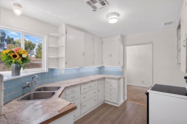 1627 Albany Ave, Modesto, CA 95350