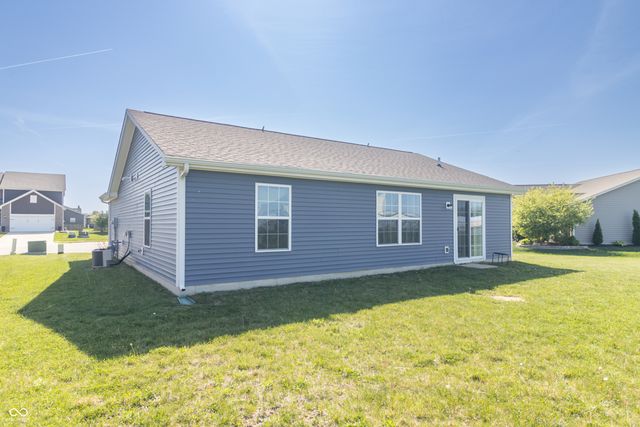 394 Gondola Run, Greenfield, IN 46140