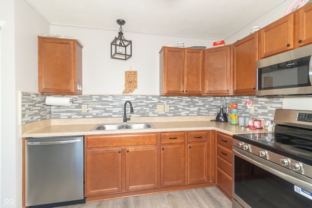 394 Gondola Run, Greenfield, IN 46140