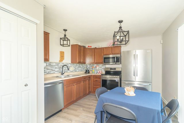 394 Gondola Run, Greenfield, IN 46140