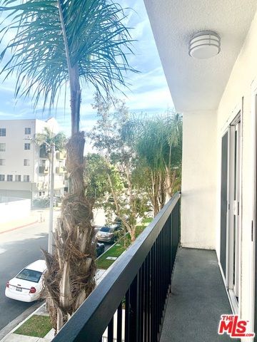 1227 Granville Avenue 200, Los Angeles, CA 90025