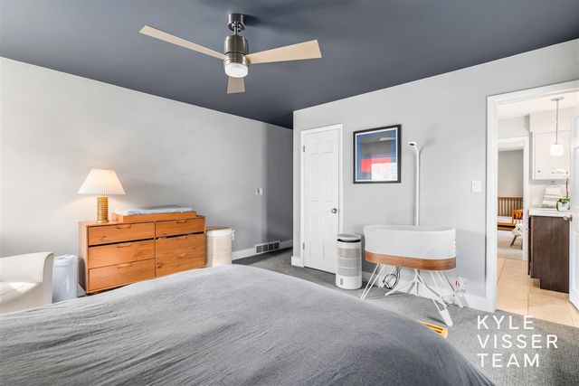 2405 Oakwood Drive, East Grand Rapids, MI 49506