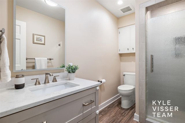 2405 Oakwood Drive, East Grand Rapids, MI 49506
