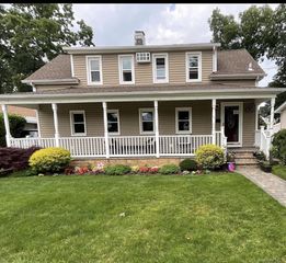 49 Forest Avenue, Valley Stream, NY 11581