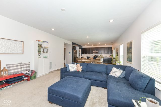 88 Winding Brook Way, Pendleton, IN 46064
