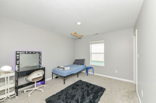 88 Winding Brook Way, Pendleton, IN 46064
