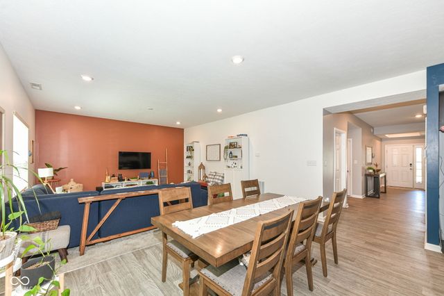 88 Winding Brook Way, Pendleton, IN 46064
