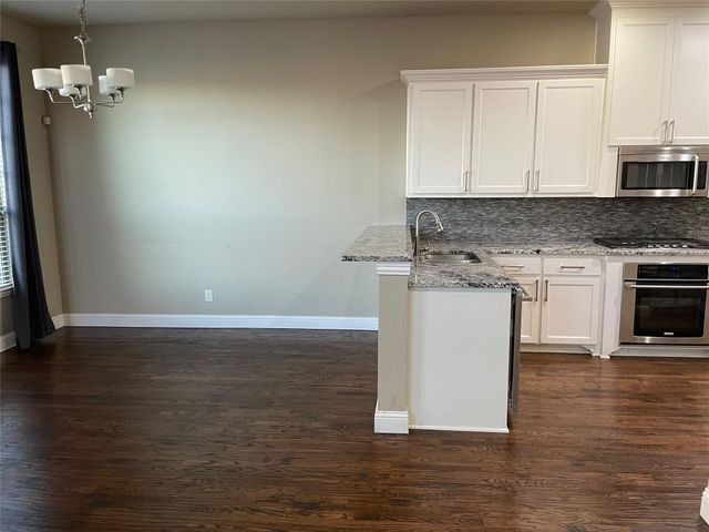 10557 Chaucer Hill Lane, Irving, TX 75063