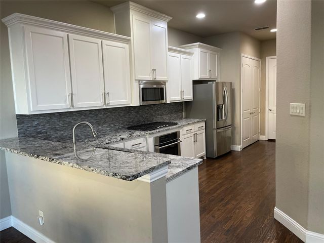10557 Chaucer Hill Lane, Irving, TX 75063