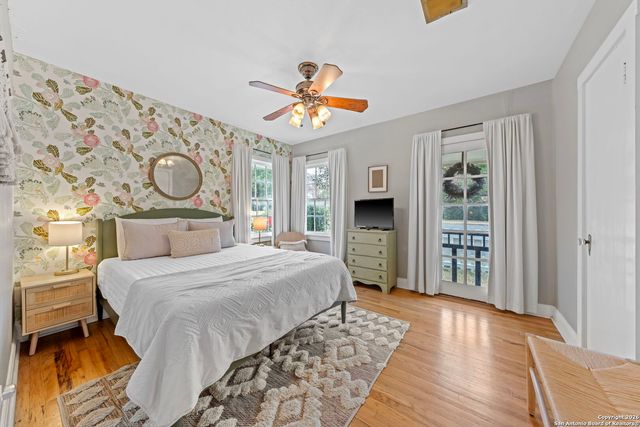 210 N Acorn, Fredericksburg, TX 78624