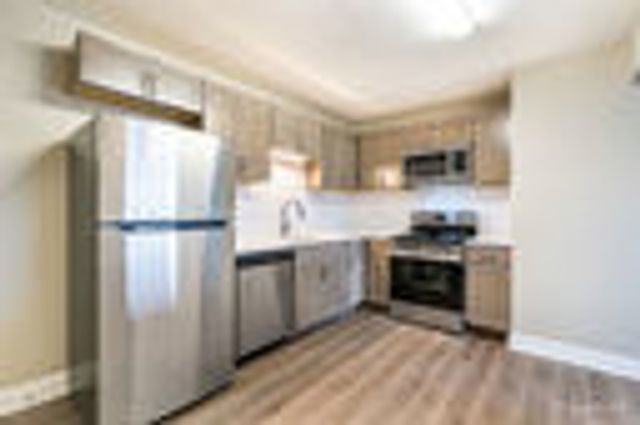 7005 W Gunnison Street 2C, Harwood Heights, IL 60706
