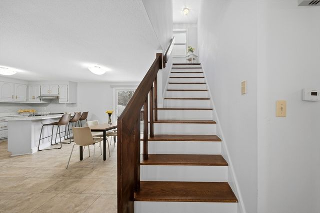 3 Oxyoke Dr, Methuen, MA 01844