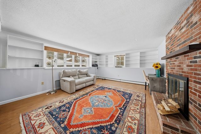 3 Oxyoke Dr, Methuen, MA 01844