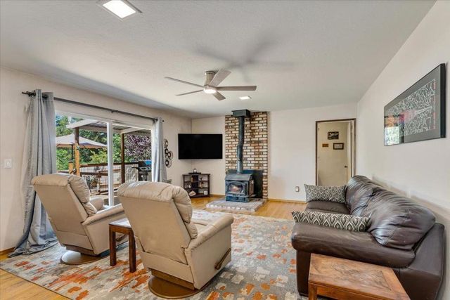 8633 Glen Arbor Road, Ben Lomond, CA 95005