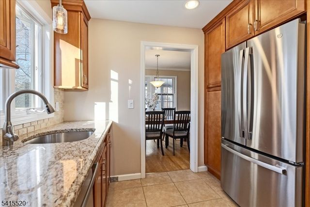 241 Evergreen Ct, Mountainside Boro, NJ 07092