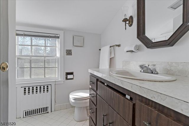 241 Evergreen Ct, Mountainside Boro, NJ 07092