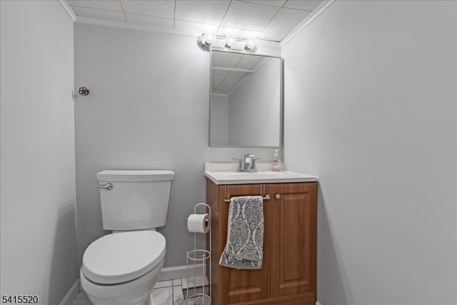 241 Evergreen Ct, Mountainside Boro, NJ 07092