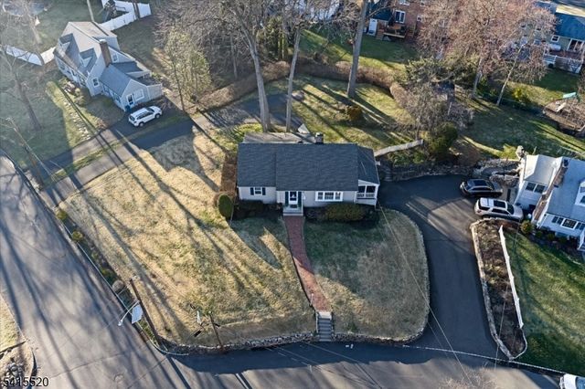 241 Evergreen Ct, Mountainside Boro, NJ 07092