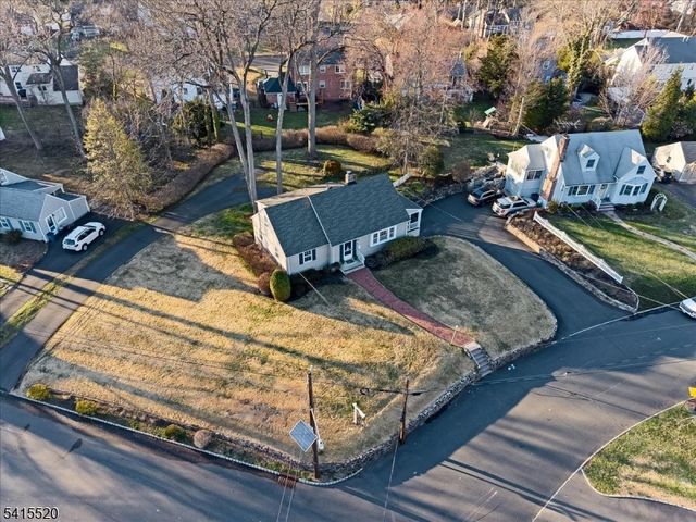 241 Evergreen Ct, Mountainside Boro, NJ 07092