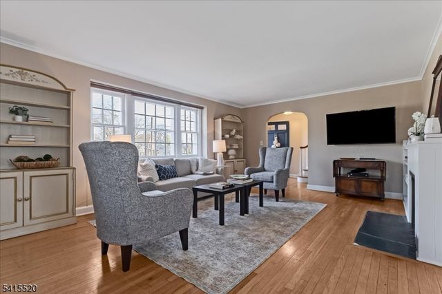 241 Evergreen Ct, Mountainside Boro, NJ 07092