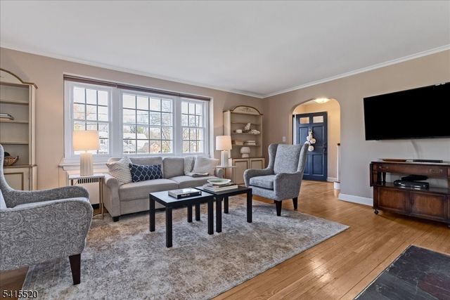 241 Evergreen Ct, Mountainside Boro, NJ 07092