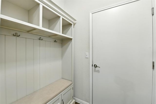 107 Calhoun LN, Georgetown, TX 78633