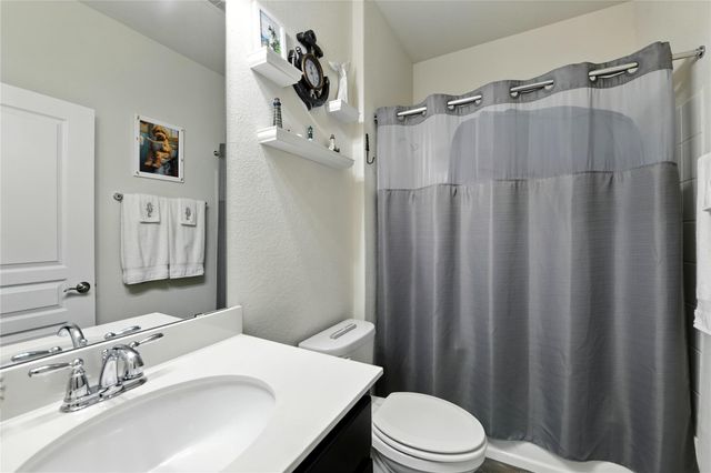 107 Calhoun LN, Georgetown, TX 78633