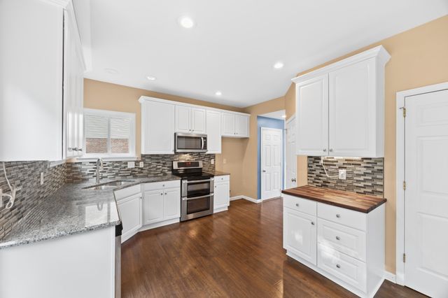 304 Devonshire Dr, Franklin, TN 37064