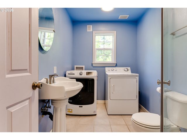 667 KAMAPHEEMA Pl, Eugene, OR 97405
