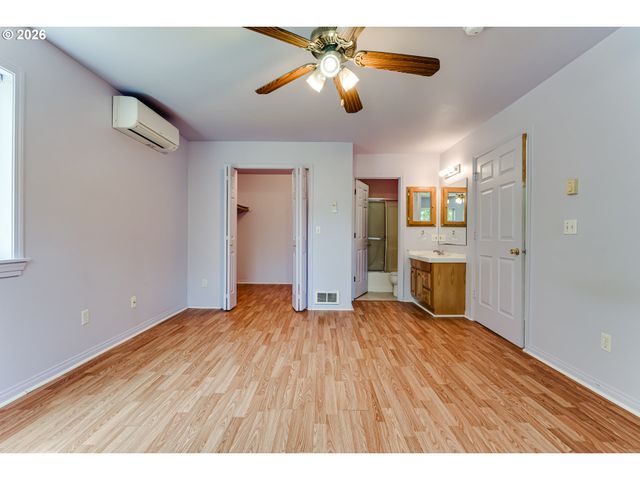 667 KAMAPHEEMA Pl, Eugene, OR 97405