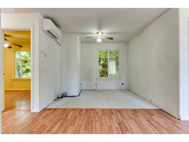 667 KAMAPHEEMA Pl, Eugene, OR 97405