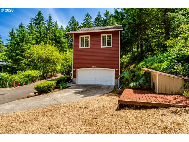 667 KAMAPHEEMA Pl, Eugene, OR 97405