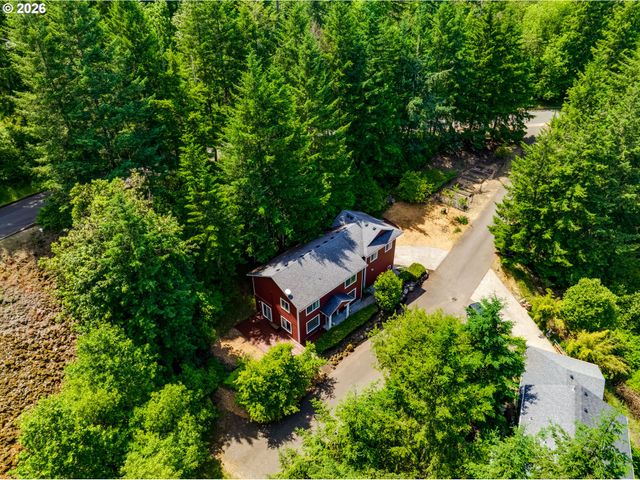 667 KAMAPHEEMA Pl, Eugene, OR 97405