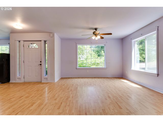 667 KAMAPHEEMA Pl, Eugene, OR 97405