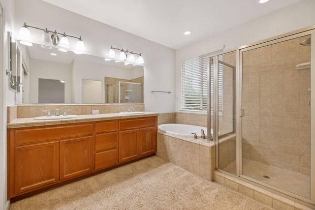 4112 W Clinton Court, Visalia, CA 93291