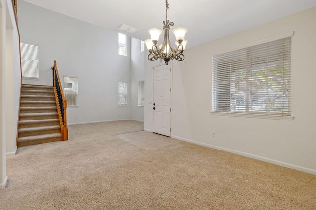 4112 W Clinton Court, Visalia, CA 93291