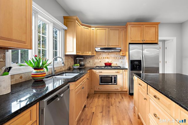 381 Chestnut Hill Road, Norwalk, CT 06851