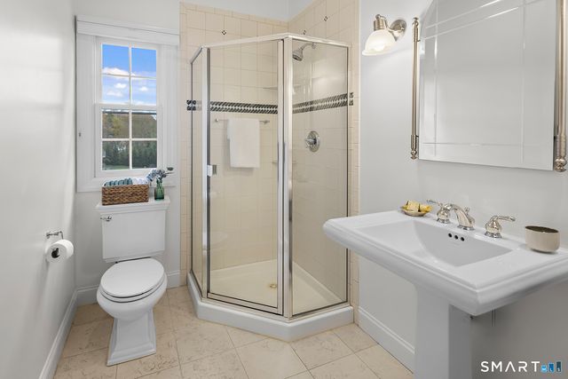 381 Chestnut Hill Road, Norwalk, CT 06851