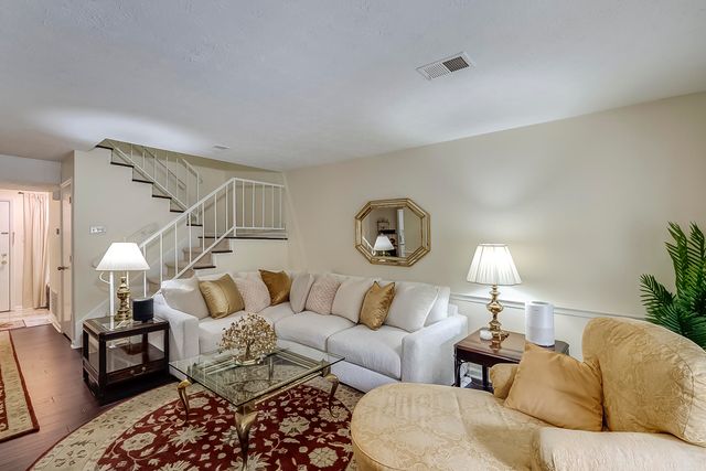 500 Laketower Drive 32, Lexington, KY 40502