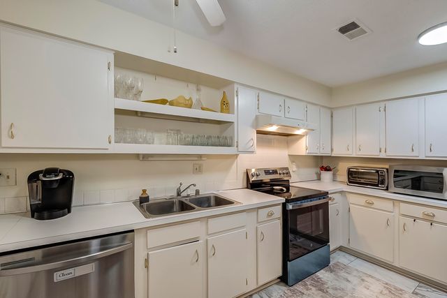 500 Laketower Drive 32, Lexington, KY 40502