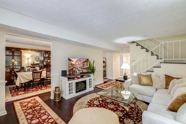 500 Laketower Drive 32, Lexington, KY 40502