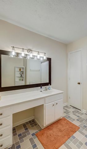 500 Laketower Drive 32, Lexington, KY 40502